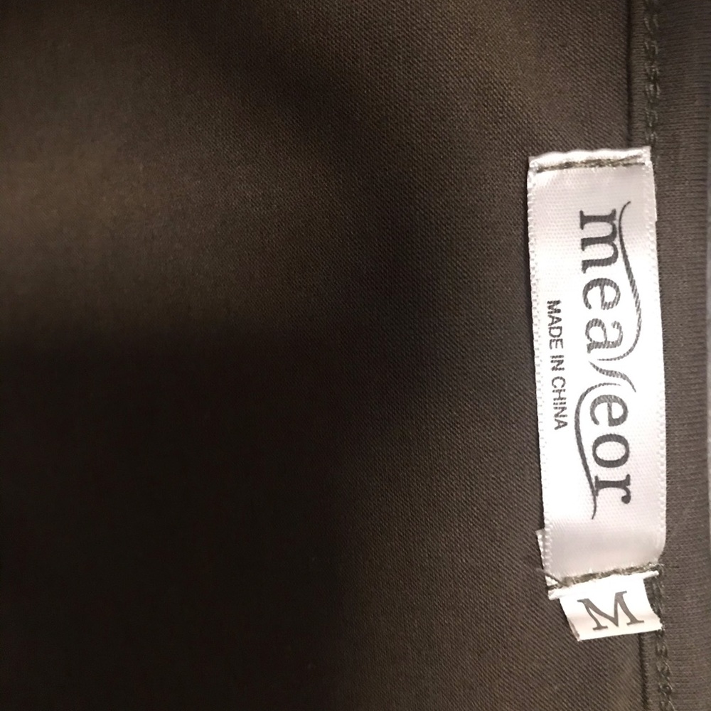 Deep v t-shirts with cuffed short sleeve - Picture 6 of 9